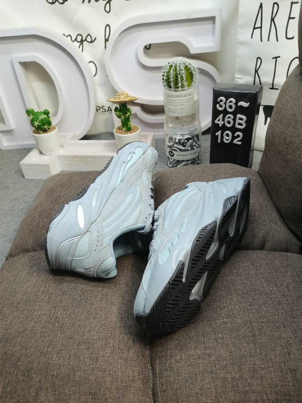 Adid@s Yeezy
